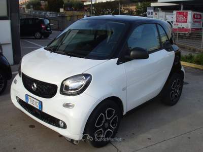 Smart ForTwo Fortwo III 1.0 Passion 71cv twinamic Bianco usata Pomezia