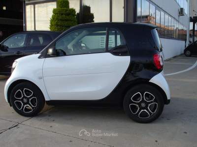 Smart ForTwo Fortwo III 1.0 Passion 71cv twinamic Bianco usata Pomezia