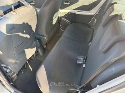 Toyota Yaris Yaris 5p 1.4 d-4d Navy Argento usata Altidona