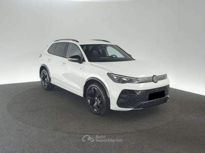 Volkswagen Tiguan Tiguan 1.5 etsi R-Line Plus 150cv dsg/nuovo model Bianco usata Lanuvio