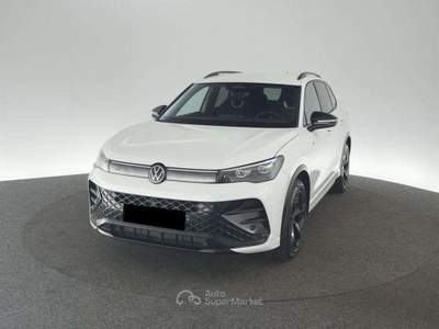 Volkswagen Tiguan Tiguan 1.5 etsi R-Line Plus 150cv dsg/nuovo model Bianco usata Lanuvio