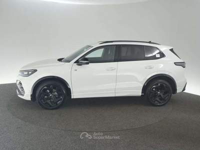 Volkswagen Tiguan Tiguan 1.5 etsi R-Line Plus 150cv dsg/nuovo model Bianco usata Lanuvio