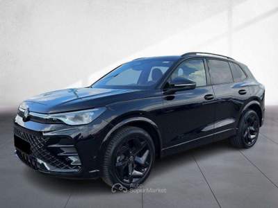 Volkswagen Tiguan Tiguan 2.0 tdi R-Line Plus 150cv dsg/NUOVO MOD/FUL Nero usata Lanuvio