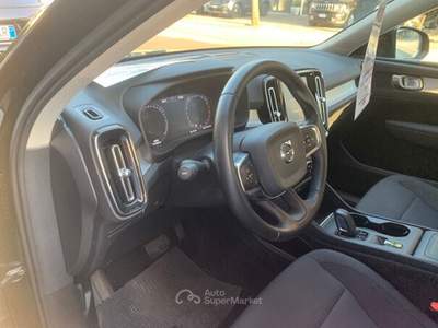 Volvo XC40 Geartronic Momentum Pro Nero usata Sassuolo