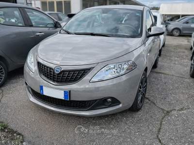 Lancia Ypsilon  - ypsilon 1.0 firefly hybrid silver s&s 70cv Grigio usata Roma