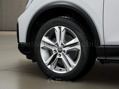 Audi Q2 30 1.0 tfsi 116cv business Bianco usata Cremona