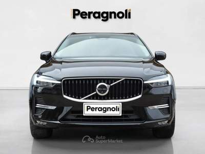 Volvo XC60 B4 (d) AWD Geartronic Momentum Pro Nero usata Firenze