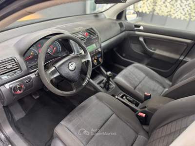 Volkswagen Golf VW Golf 5 1.9 Diesel 5Porte Adatta Neopatentati Nero usata Annicco