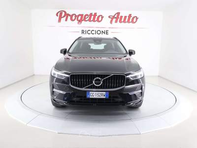 Volvo XC60 XC60 My'22 2.0 b4 Momentum awd auto ADAS LED Nero usata Riccione