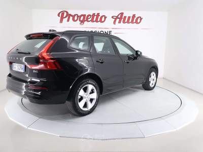 Volvo XC60 XC60 My'22 2.0 b4 Momentum awd auto LED ADAS LED Nero usata Riccione
