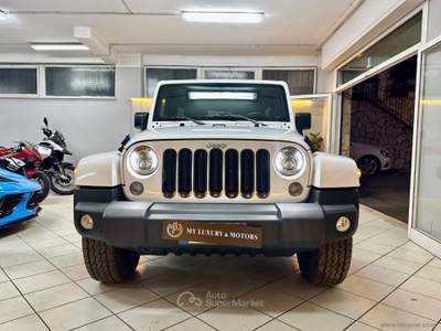 Jeep Wrangler Wrangler Unlimited 2.8 CRD Sahara A. Bianco usata Fonte Nuova