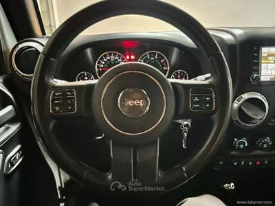 Jeep Wrangler Wrangler Unlimited 2.8 CRD Sahara A. Bianco usata Fonte Nuova