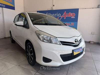 Toyota Yaris 1.0 5 porte Lounge Bianco usata ADRANO