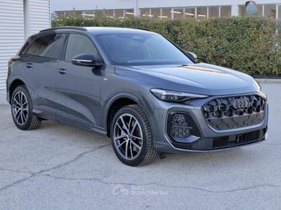 Audi Q5 NEW 2.0 Tdi Quattro 204cv S-tronic S-line edition Grigio usata Civita Castellana