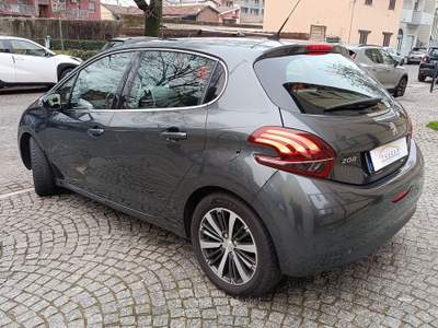 Peugeot 208 Peugeot 208 1.2 PureTech 82 Allure #8383 Grigio usata Novara