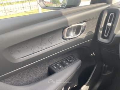 Volvo XC40 B3 (Benzina/Hybrid) Automatico Essential - NUOVA Grigio usata Crocetta del Montello