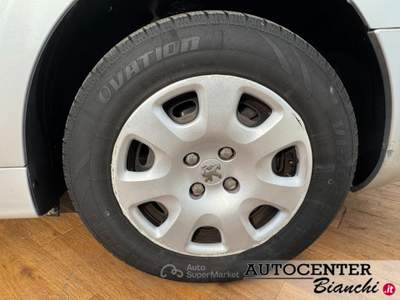 Peugeot Partner 1.6 hdi Outdoor 90cv Grigio usata Castelnovo ne' Monti
