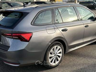 Skoda Octavia S.W 2.0 tdi 150cv dsg “PREZZO REALE” Grigio usata Scorzè