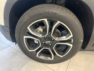 Jeep Avenger 100 CV Summit Bianco usata Seregno