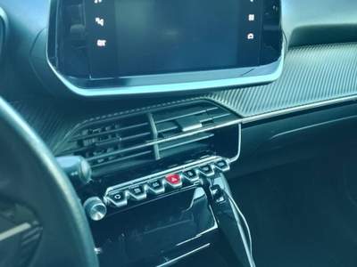 Peugeot 2008 macchina sempre tagliandata e parcheggiata sempre al coperto Nero usata Lonato del Garda