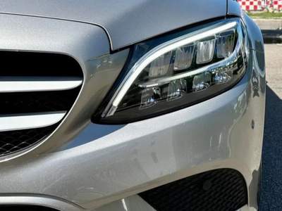 Mercedes-Benz Classe C Versione restyling, ideale per chi cerca un’auto raffinata Oro usata Avezzano