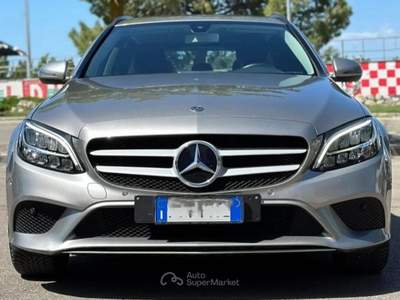 Mercedes-Benz Classe C Versione restyling, ideale per chi cerca un’auto raffinata Oro usata Avezzano