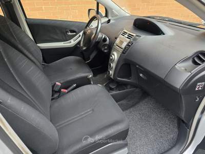 Toyota Yaris 5 porte M-MT Sol Grigio usata CASELETTE