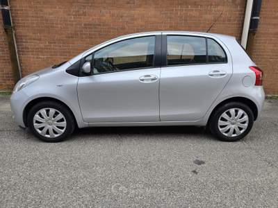 Toyota Yaris 5 porte M-MT Sol Grigio usata CASELETTE