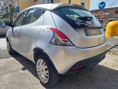 Lancia Ypsilon 0.9 TwinAir 85 CV 5 porte Metano Ecochic Silver Argento usata San Giorgio a Cremano