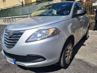 Lancia Ypsilon 0.9 TwinAir 85 CV 5 porte Metano Ecochic Silver Argento usata San Giorgio a Cremano