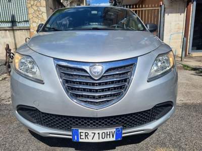Lancia Ypsilon 0.9 TwinAir 85 CV 5 porte Metano Ecochic Silver Argento usata San Giorgio a Cremano