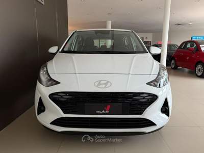 Hyundai i10 1.0 MPI AT Connectline  CAMBIO AUTOMATICO Bianco usata Preganziol