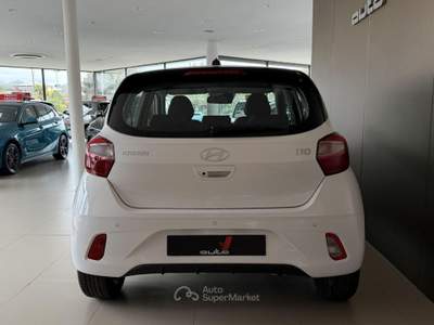 Hyundai i10 1.0 MPI AT Connectline  CAMBIO AUTOMATICO Bianco usata Preganziol