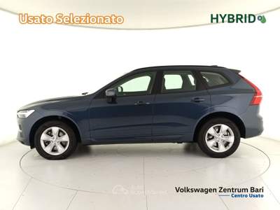 Volvo XC60 2.0 b4 momentum awd auto Blu/Azzurro usata Bari