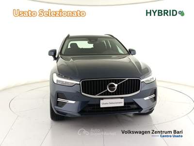 Volvo XC60 2.0 b4 momentum awd auto Blu/Azzurro usata Bari