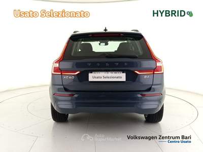 Volvo XC60 2.0 b4 momentum awd auto Blu/Azzurro usata Bari