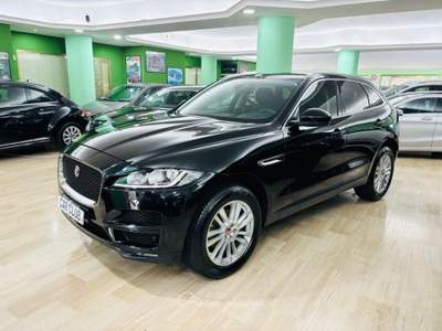 Jaguar F-Pace  2.0d 180 CV AWD aut. Portfolio Nero usata Morano Calabro
