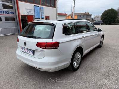 Volkswagen Passat 2.0 TDI Business SW EURO 6 Bianco usata Villorba