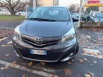 Toyota Yaris Benz 5 porte Lounge 2012 EURO5B Grigio usata Torino