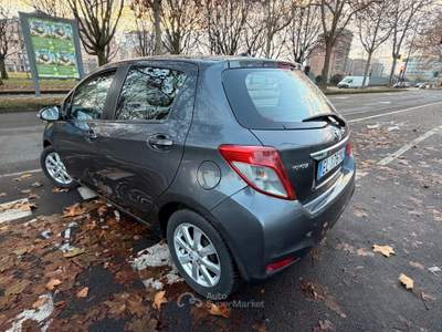 Toyota Yaris Benz 5 porte Lounge 2012 EURO5B Grigio usata Torino