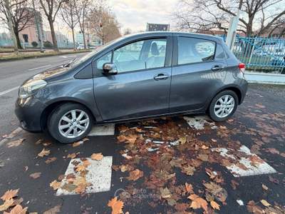 Toyota Yaris Benz 5 porte Lounge 2012 EURO5B Grigio usata Torino