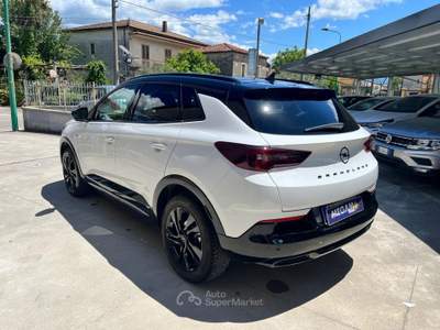 Opel Grandland Grandland 1.5 Ecotec GS Line AT8 131 cv Bianco usata Sassano
