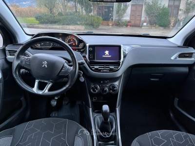 Peugeot 2008 2008 1.6 Bluehdi 100cv Active Nero usata Sassano