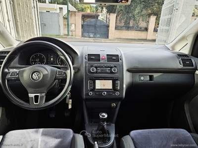 Volkswagen Touran Touran Business 2.0 TDI 140 CV Highline Nero usata Veglie