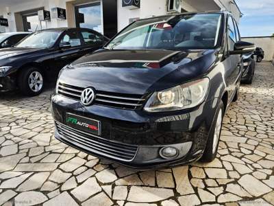 Volkswagen Touran Touran Business 2.0 TDI 140 CV Highline Nero usata Veglie