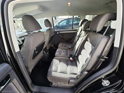 Volkswagen Touran Touran Business 2.0 TDI 140 CV Highline Nero usata Veglie