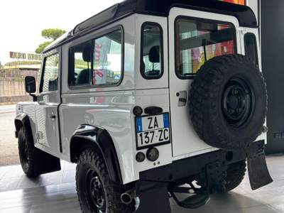 Land Rover Defender 90 2.2 TD4 2 Posti N1 Bianco usata Pomezia