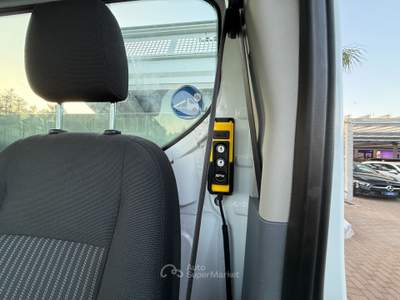 Ford Transit 350 2.0TDCi EcoBlue 170CV RIBALRTABILE 3P. Bianco usata Mesagne