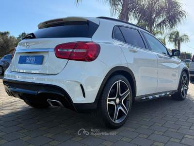 Mercedes-Benz GLA 200d Premium Amg Tetto Pelle Navi 12/2015 Bianco usata Mesagne