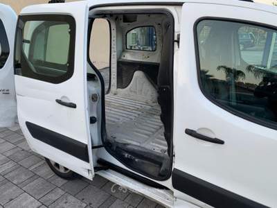 Peugeot Partner Peugeot Partner 1.6 Hdi Automatico Furgonato 3 posti Bianco usata Pompei